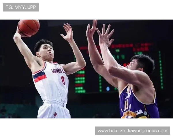 崔永熙签约广东四年B类合同，深圳队主帅调整，周鹏宣布回归，东莞篮校崔永熙是哪里人